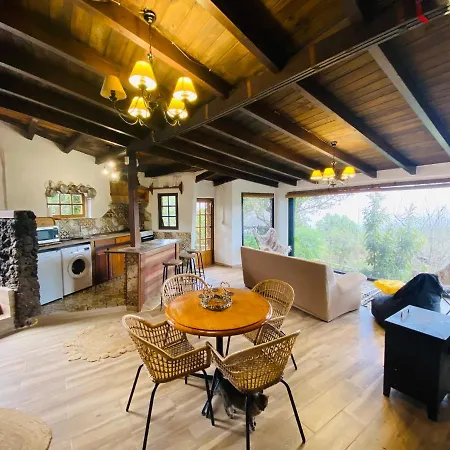 Eco-resort Maestra شاليه *